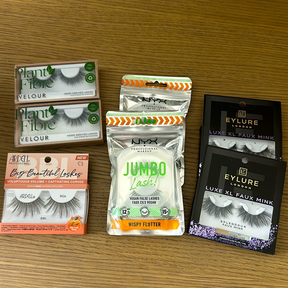 Set of 7 unopened, faux lashes